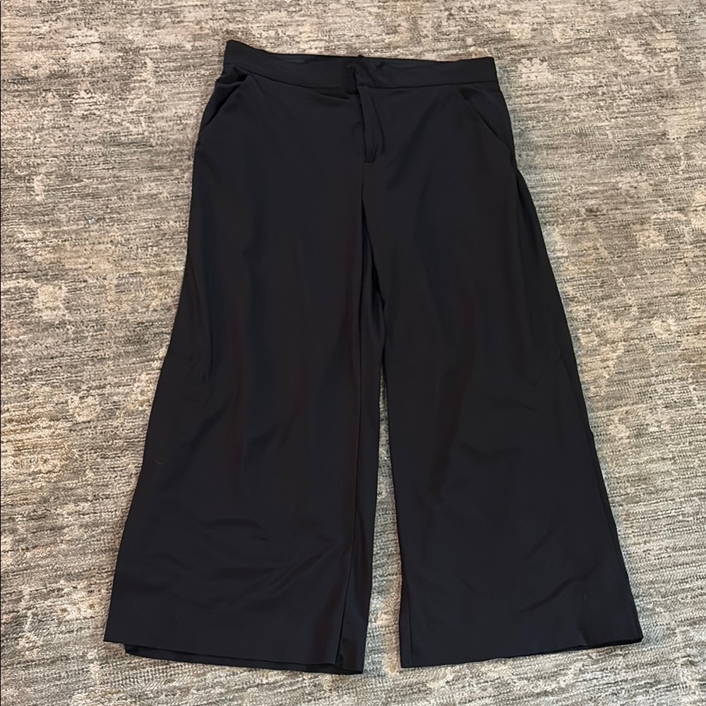 Athleta women’s size 6 Black Wide-Leg Women's Pants